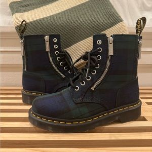 NEW (no box). Dr. Martens 1460 Tartan Zip Green Plaid Boots, Women’s size 6 US